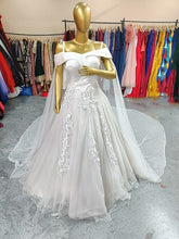 Load image into Gallery viewer, W151 (2) White Off-Shoulder Veil Princess Trail Wedding Gown, Size (XS-30 to XL-40)