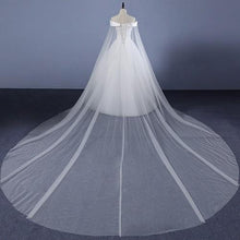 Load image into Gallery viewer, W151 (2) White Off-Shoulder Veil Princess Trail Wedding Gown, Size (XS-30 to XL-40)