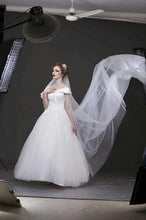 Load image into Gallery viewer, W151 (2) White Off-Shoulder Veil Princess Trail Wedding Gown, Size (XS-30 to XL-40)