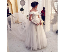 Load image into Gallery viewer, W151 (2) White Off-Shoulder Veil Princess Trail Wedding Gown, Size (XS-30 to XL-40)