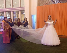 Load image into Gallery viewer, W151 (2) White Off-Shoulder Veil Princess Trail Wedding Gown, Size (XS-30 to XL-40)