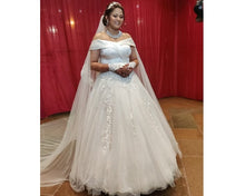 Load image into Gallery viewer, W151 (2) White Off-Shoulder Veil Princess Trail Wedding Gown, Size (XS-30 to XL-40)
