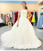 Load image into Gallery viewer, W159, White Tube Ball Sweet Heart Trail Gown, Size (XS-30 toL-38)