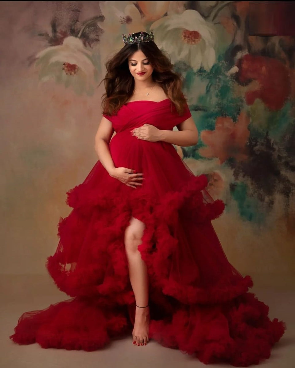 Red maternity best sale gown for photoshoot