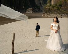 Load image into Gallery viewer, W151 (2) White Off-Shoulder Veil Princess Trail Wedding Gown, Size (XS-30 to XL-40)