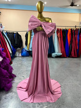 Load image into Gallery viewer, G2120, Peach Body Fit Maternity Shoot Trail Gown, Size (All)