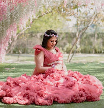 Load image into Gallery viewer, G878 (4), Peach Ruffled Maternity Shoot Gown With Inner, Size (All)