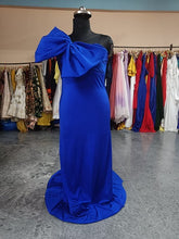 Load image into Gallery viewer, G2124, Royal Blue Body Fit Maternity Shoot Trail Gown, Size (All)pp