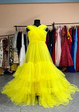 Load image into Gallery viewer, G99, Yellow Ruffled Maternity Shoot Trail Gown, Size(All)pp