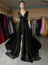 Load image into Gallery viewer, G550 (2), Black satin slit cut prewedding shoot long trail gown, Size (All)