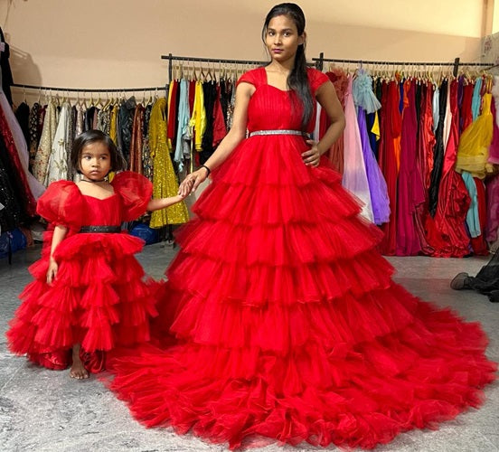 G4040 , Mother Daughter Red Ruffle Long Trail Shoot Gown, Size (All)p –  Style Icon www.dressrent.in