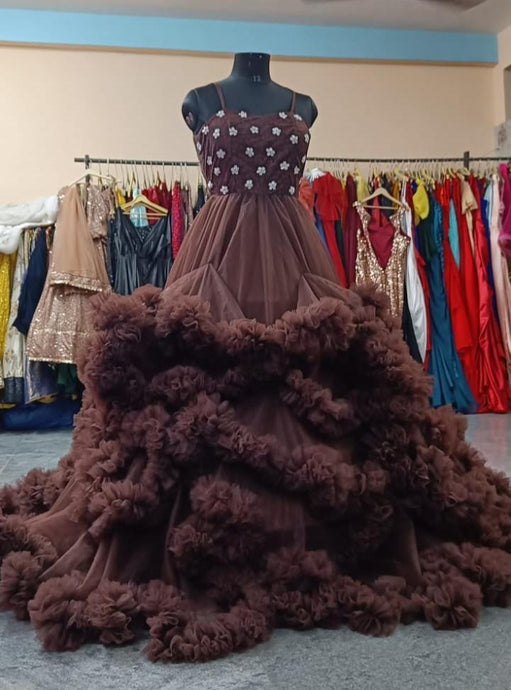 G2401, Brown Ruffled Frill Prewedding Shoot  Trail Gown, Size (All)pp