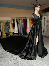 Load image into Gallery viewer, G550 (2), Black satin slit cut prewedding shoot long trail gown, Size (All)