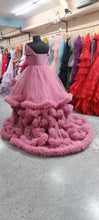 Load image into Gallery viewer, G1041, Onion Peach Ruffled Pre-wedding Shoot Trail Gown, Size(All)pp