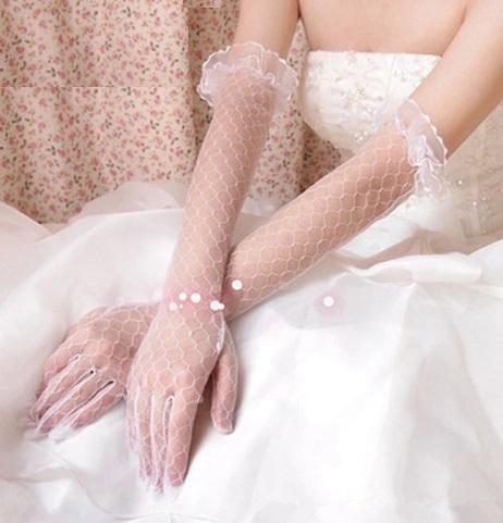 White long Net Gloves – Style Icon www.dressrent.in