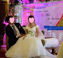 Load image into Gallery viewer, W151 (2) White Off-Shoulder Veil Princess Trail Wedding Gown, Size (XS-30 to XL-40)