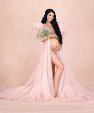 Load image into Gallery viewer, G652, Peach Ruffled Slit Cut Maternity Shoot Gown With Inner, Size(ALL)pp