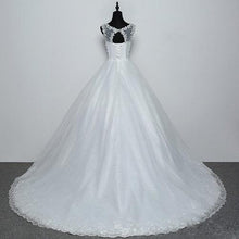 Load image into Gallery viewer, W157, White Flower Prewedding Shoot Trail Gown, Size (XS-30 to XL-40)