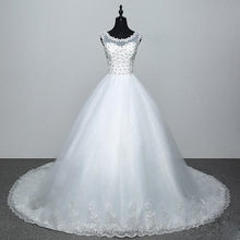 Load image into Gallery viewer, W157, White Flower Prewedding Shoot Trail Gown, Size (XS-30 to XL-40)