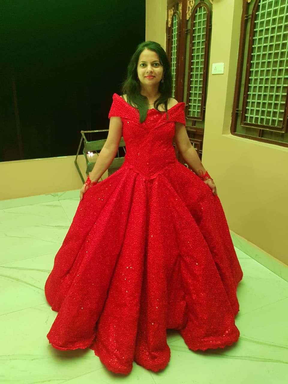 G121, Luxury Red Carpet Red Off Shoulder Big Ball gown, Size (XS