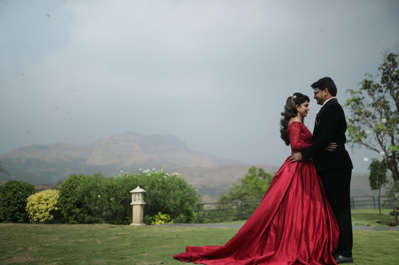 Top 61 Pre-Wedding Shoot Outfit Ideas - Gowns To Lehengas & More! | Pre  wedding photoshoot outfit, Pre wedding photoshoot outdoor, Wedding  photoshoot poses