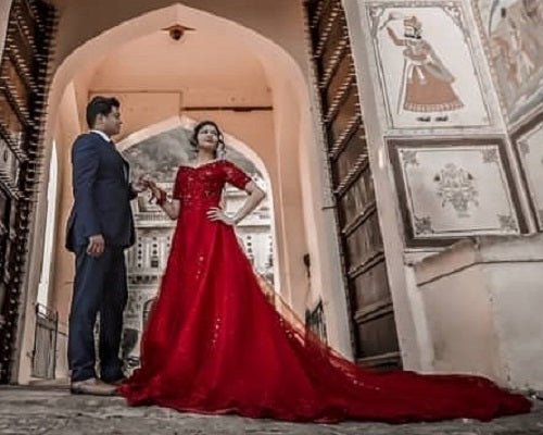 G129 (3), Red Offshoulder Half Sleeves Infinity Prewedding Shoot Trail Ball Gown, Size (XS-30 to L-38)