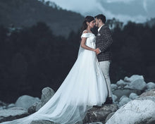 Load image into Gallery viewer, W151 (2) White Off-Shoulder Veil Princess Trail Wedding Gown, Size (XS-30 to XL-40)