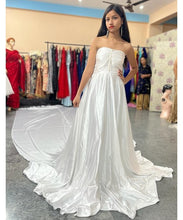 Load image into Gallery viewer, W124, White Satin Long Trail Prewedding Shoot Gown, Size(All)