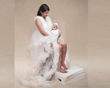 Load image into Gallery viewer, W355, White Ruffled Frill Maternity Shoot Gown With Inner, Size(ALL)pp