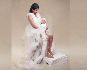 W355, White Ruffled Frill Maternity Shoot Gown With Inner, Size(ALL)pp
