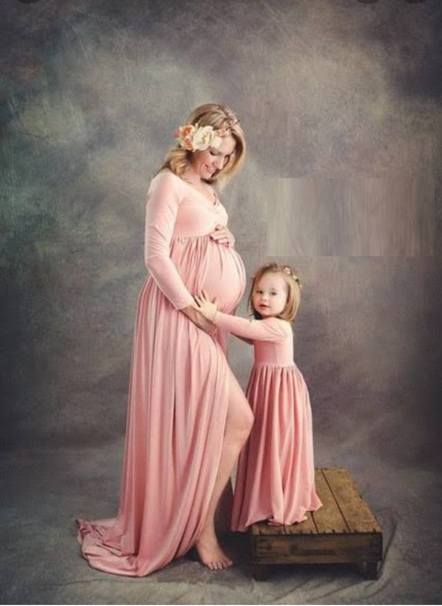 G554, Light Pink Maternity  Lycra Shoot Trail  Body Fit Gown, (All Sizes)pp