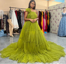Load image into Gallery viewer, G819, Kiwi Green Prewedding One Shoulder Gown, Size (All)pp