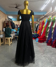 Load image into Gallery viewer, G32 , Black  Maternity Shoot Gown, Size (All)pp