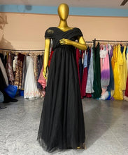 Load image into Gallery viewer, G32 , Black  Maternity Shoot Gown, Size (All)pp