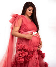 Load image into Gallery viewer, G878 (3), Peach Ruffled Maternity Shoot Gown With Inner, Size (All)