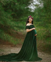 Load image into Gallery viewer, G581, Green Velvet Lycra  shoot Trail Gown, Size (All) pp