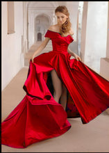 Load image into Gallery viewer, G902 (3) , Red Pre Wedding Shoot Long Trail Gown, Size (All)