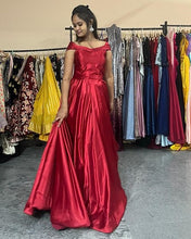 Load image into Gallery viewer, G901,(2)  Wine Satin Slit Cut Pre Wedding Shoot Long Trail Gown, Size (All)