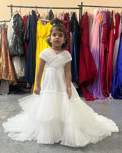 W55, White Ruffled Mother Daughter Shoot Gown, Size (All)pp