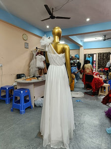 W719 , White prewedding One Shoulder Gown, Size (All)