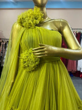 Load image into Gallery viewer, G819, Kiwi Green Prewedding One Shoulder Gown, Size (All)pp