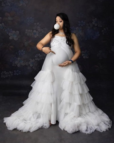 W2011, White Lace Top Ruffled Maternity Shoot Trail Gown Size (All)pp