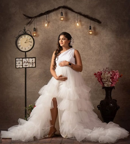 W2013, White One Shoulder Slit Cut Ruffled Maternity Shoot Trail Gown Size (All)pp