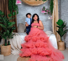 Load image into Gallery viewer, G548, Peach Ruffled Maternity Shoot Trail Gown, Size (ALL)pp
